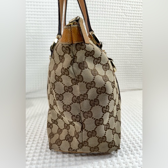🤎Gucci Abbey Monogram Zip Tote-has wear - Picture 4 of 15